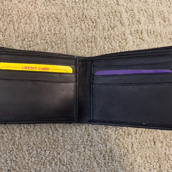 Black Genuine Leather Tri-Fold Wallet 9 Card Slots, ID Window & 2 Cash Pockets - Picture 3 of 5